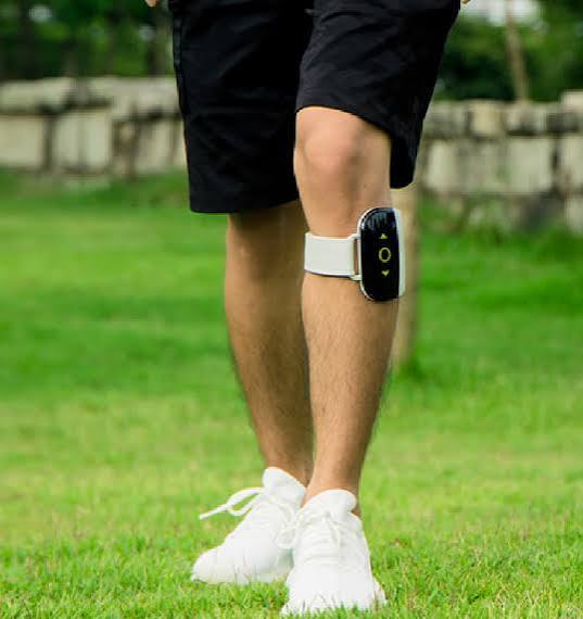 G4 device worn on the lower leg during walking